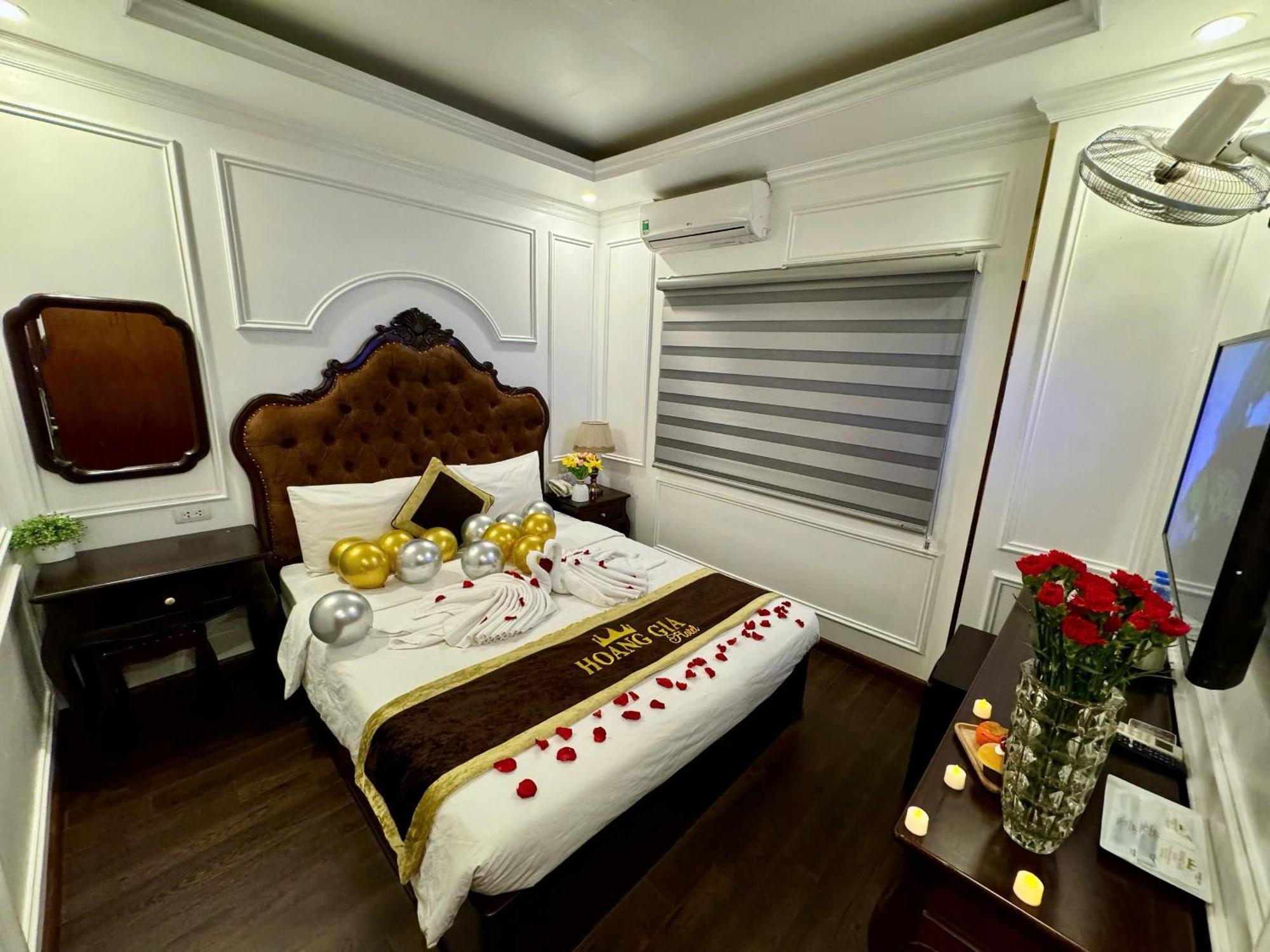 Hoang Gia Hotel Nhan Hoa Hanoi Exterior photo