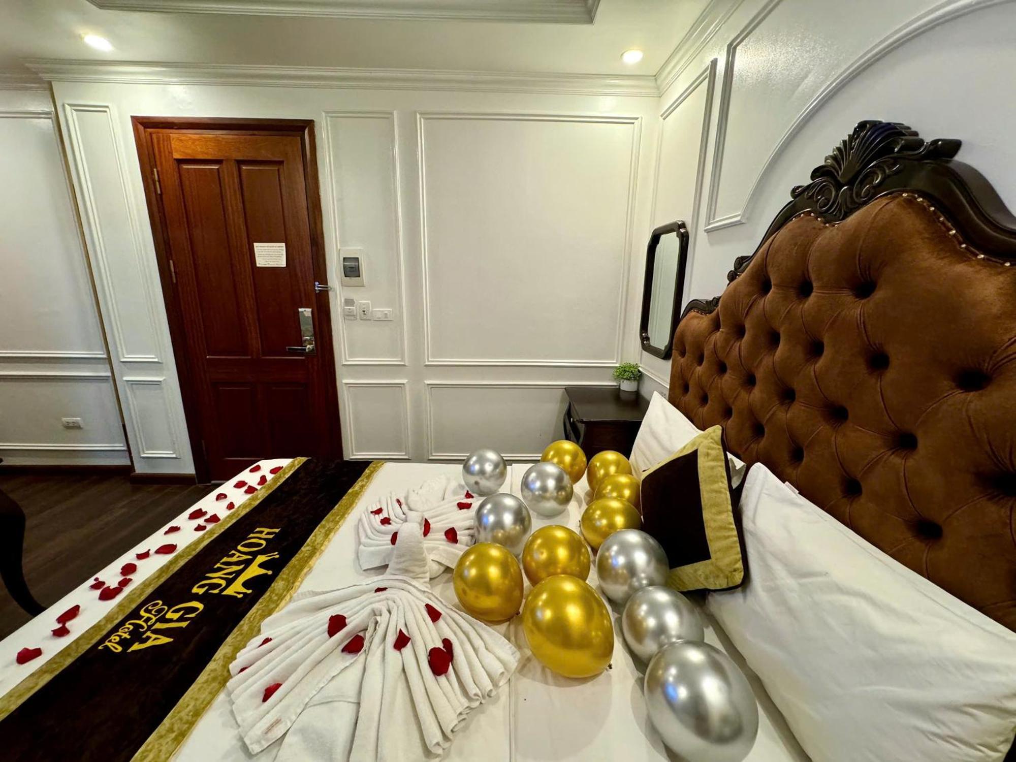 Hoang Gia Hotel Nhan Hoa Hanoi Exterior photo