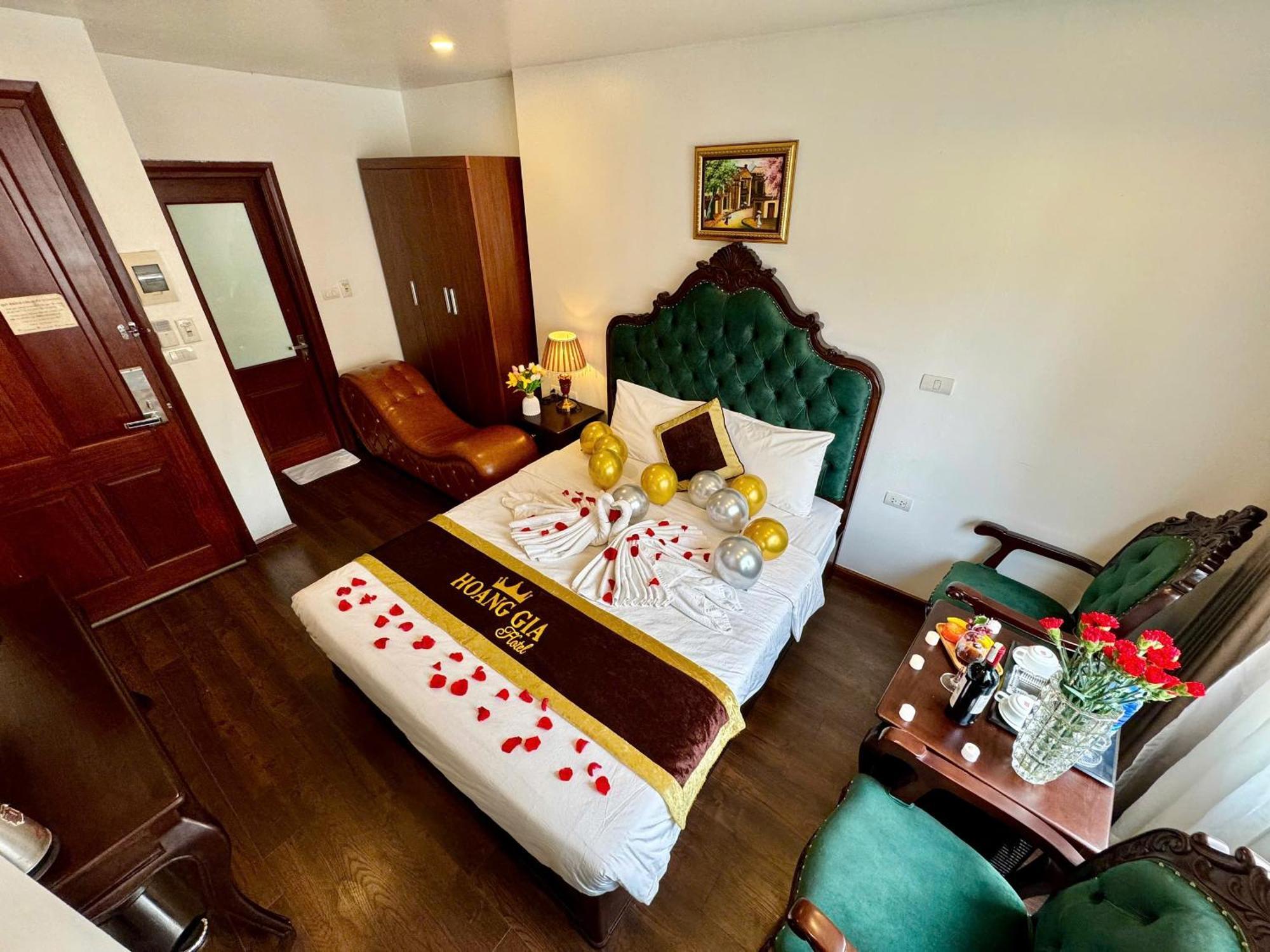 Hoang Gia Hotel Nhan Hoa Hanoi Exterior photo