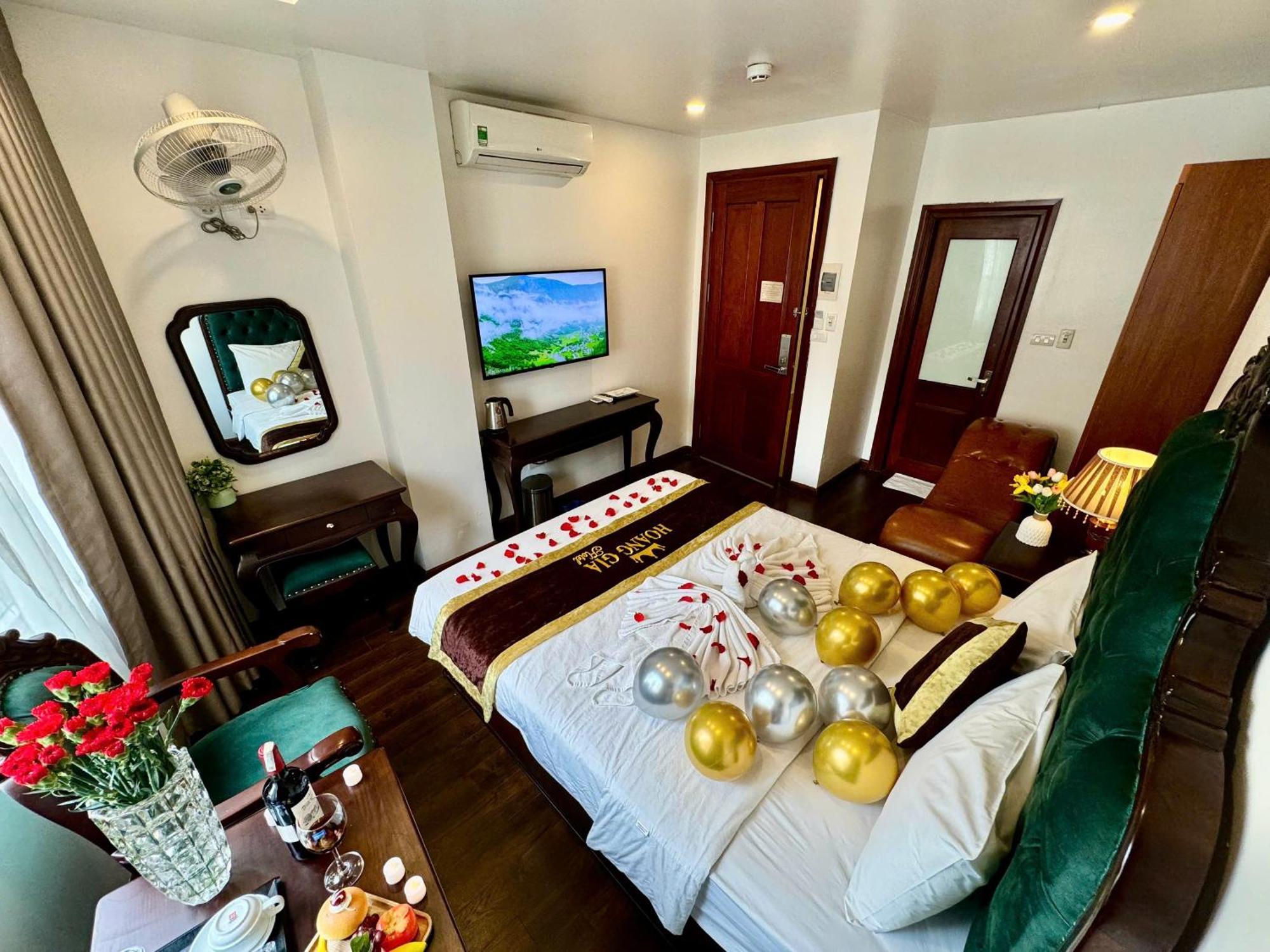 Hoang Gia Hotel Nhan Hoa Hanoi Exterior photo