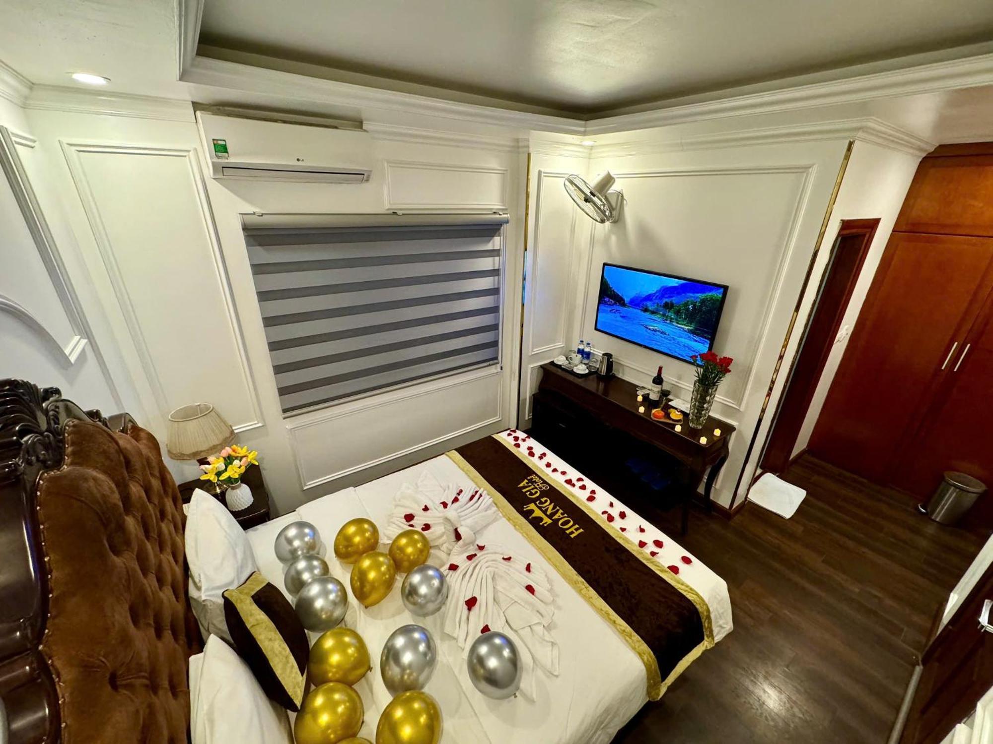 Hoang Gia Hotel Nhan Hoa Hanoi Exterior photo