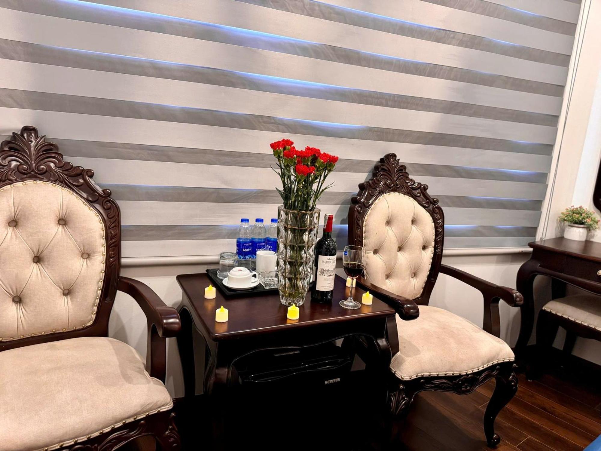 Hoang Gia Hotel Nhan Hoa Hanoi Exterior photo